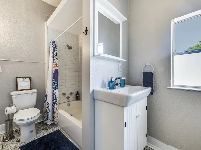 215 Blanco Rd #4 — Photo 4