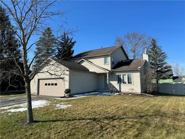 8237 Daisy Field Path, Clay, NY 13041