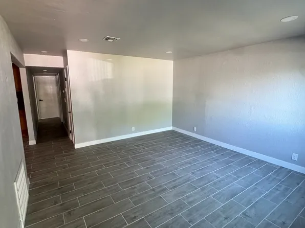 2817 43rd St, Sacramento, CA 95817