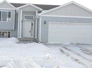 4706 48th Ave S, Fargo, ND 58104
