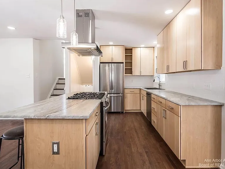 2 Gallway Ct — Photo 4