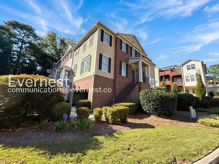 4 bed, 3.5 bath, 3256 sqft, $3,795 — Photo 1
