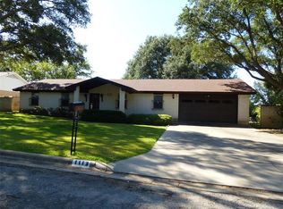 1113 W 12th St, Brady, TX 76825