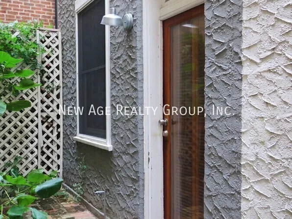 1830 Manning St APT 4, Philadelphia, PA 19103