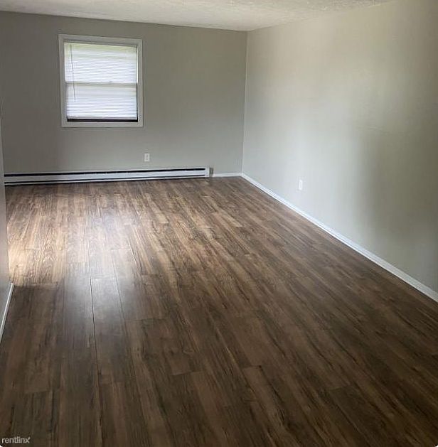 2nd image of 875 Kerns Dr NE #22