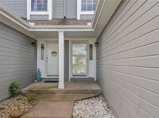 5792 NW Plantation Cir, Lees Summit, MO 64064
