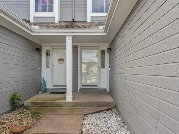 5792 NW Plantation Cir, Lees Summit, MO 64064