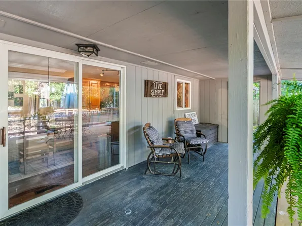 10899 Hummingbird Rd, Gravette, AR 72736