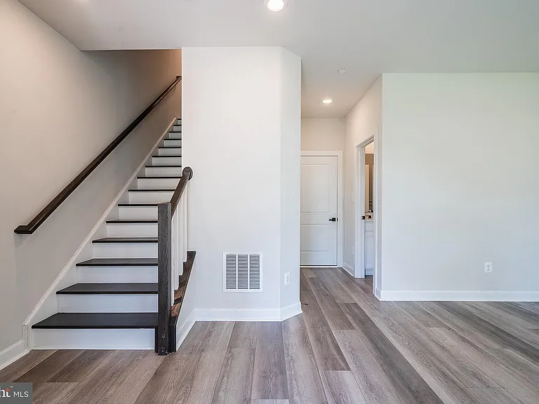 13001 Hattontown Sq — Photo 12