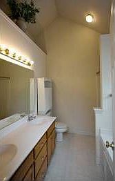 5th image of 2817 Overton Dr