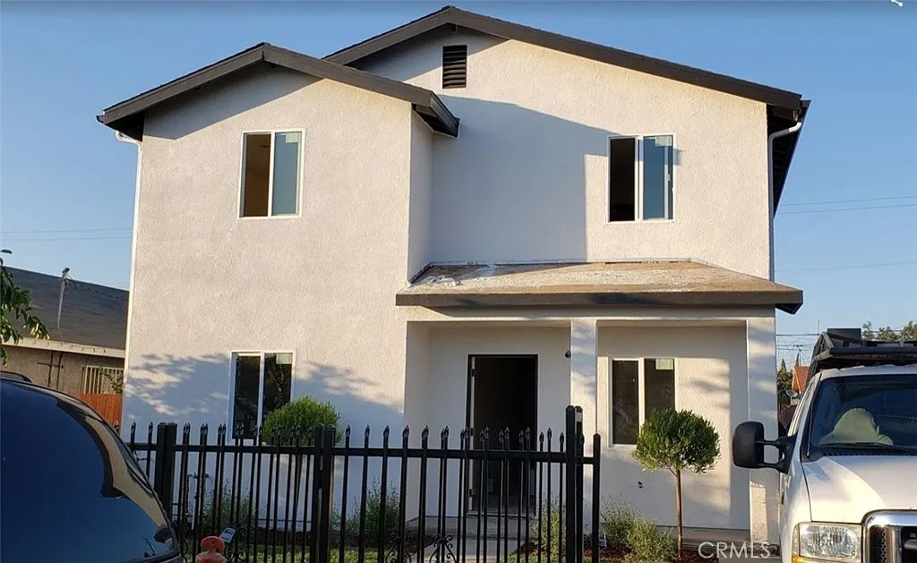 5 bed, 1935 sqft, $3,800 — Photo 1