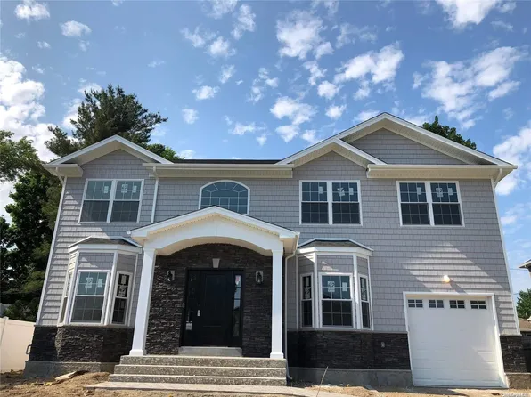 26 Arbor Road, Syosset, NY 11791