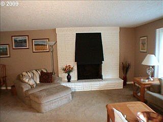 1st image of 1102 SE 102nd Ave