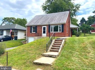 905 Crestview Ave, Shillington, PA 19607