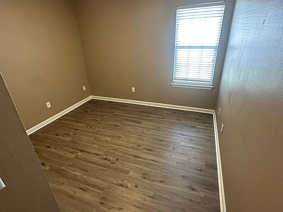 3rd image of 3008 Longmeadow Dr