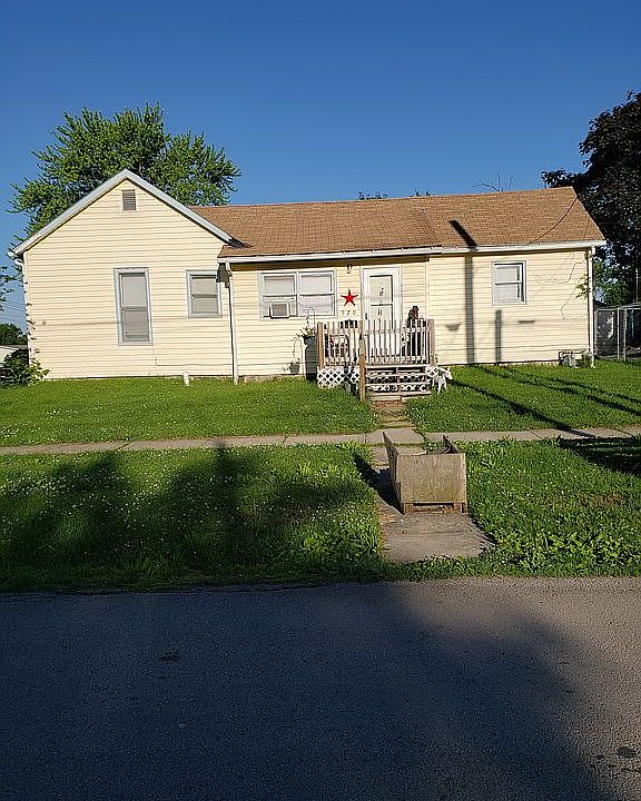 1st image of 520 Cowgill St