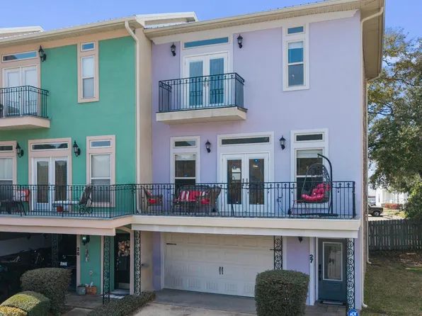 27 Oak Alley Ln, Long Beach, MS 39560