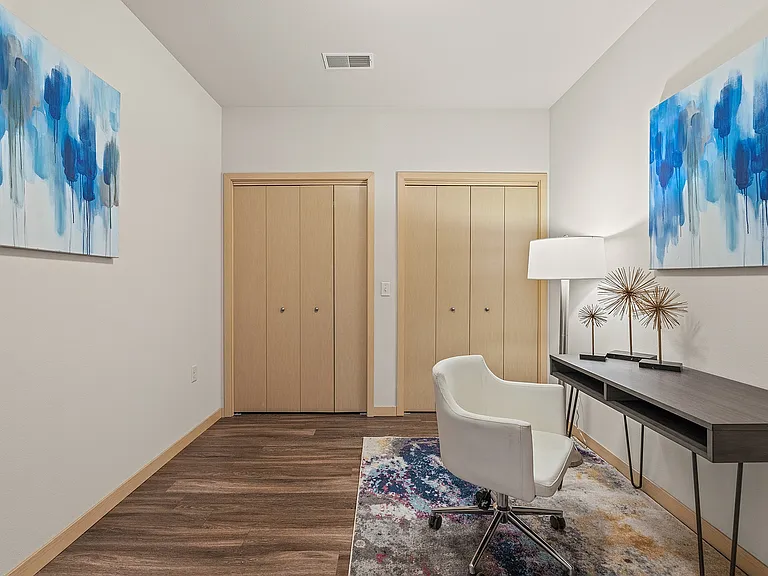 Elan Apartments Den