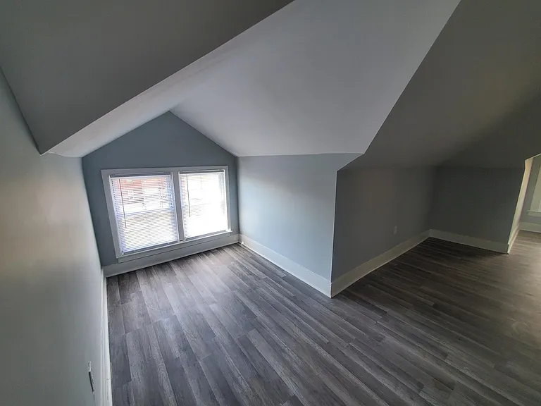 3345 Hogarth Ave #2 — Photo 52