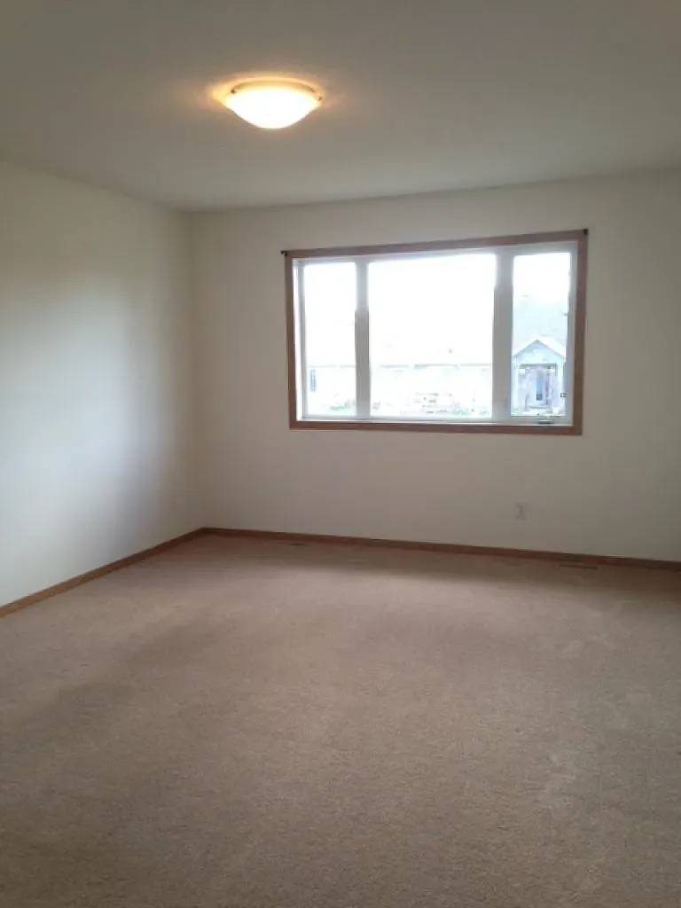 Eagle Manor — Photo 4