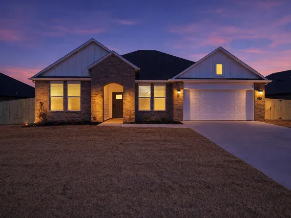 446 W Taverner Xing, Farmington, AR 72730