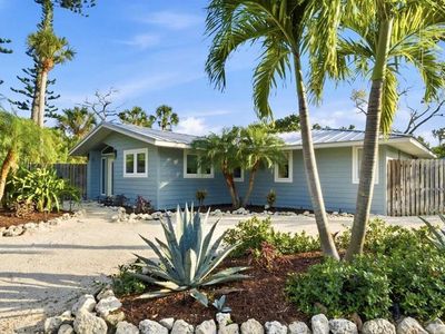 624 Saint Judes Dr, Longboat Key, FL, 34228