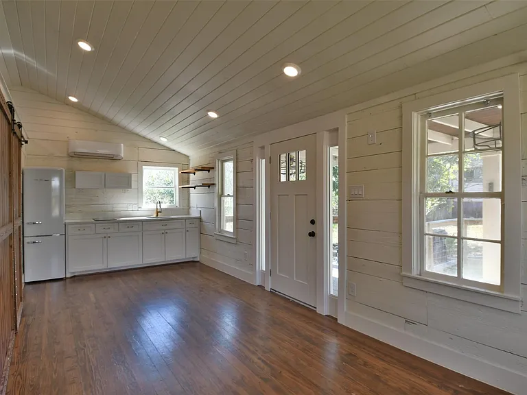 4875 Main St #TINY — Photo 14