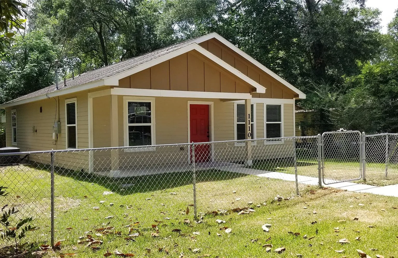 2 bed, 1.0 bath, 1064 sqft, $1,450 — Photo 1