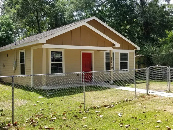 1110 N 9th St, Conroe, TX 77301
