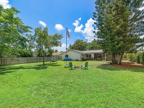 348 Sandpiper Avenue, Royal Palm Beach, FL 33411