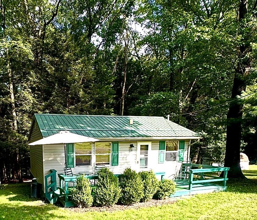 1st image of 70 Pine Ln