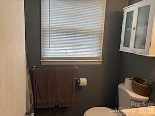 5th image of 111 Magnolia Ln