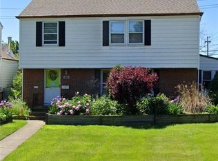 3684 Severn Rd, Cleveland Heights, OH 44118