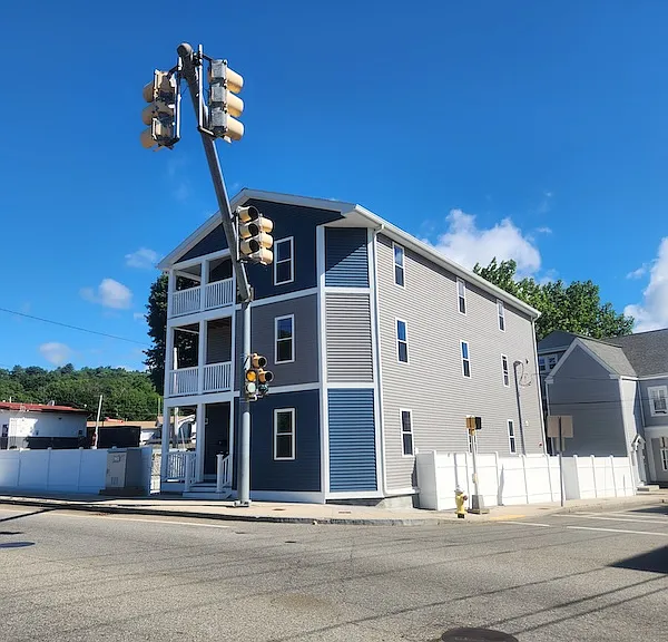 880 Main St #3 — Photo 15