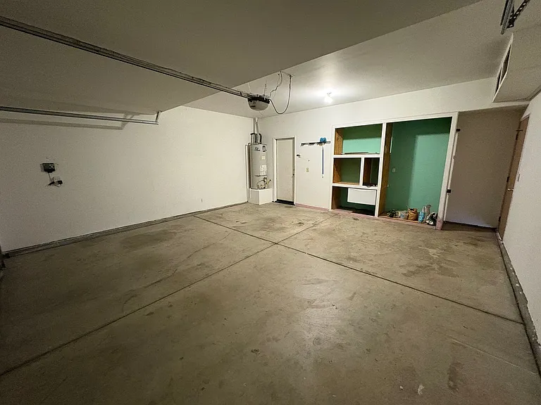 722 W James Ct — Photo 38
