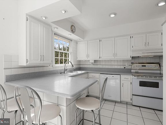 3rd image of 13612 Jacobs Rd