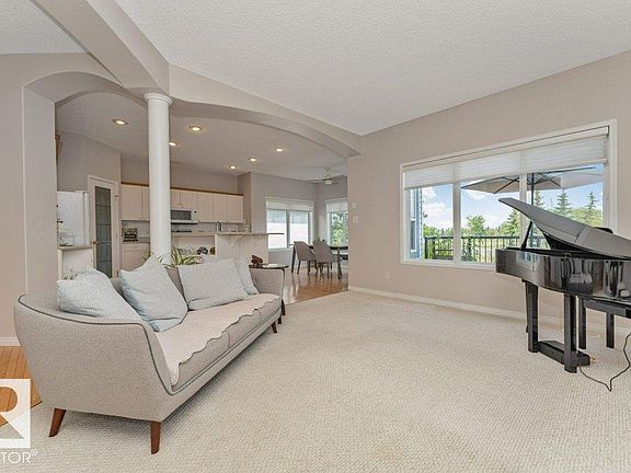 4th image of 1072 Barnes Way SW