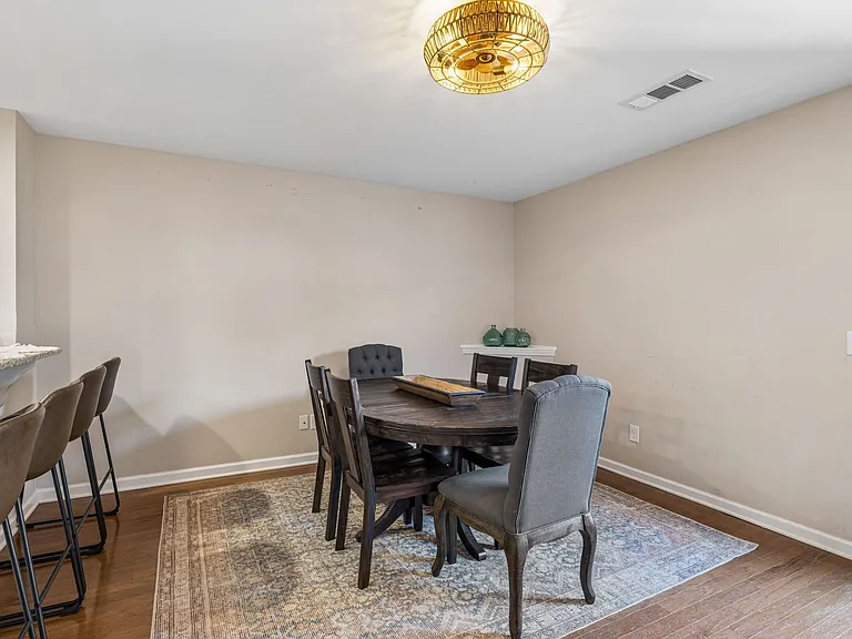 1319 Riverbrook Dr — Photo 19