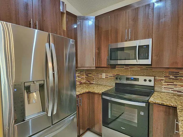 7705 Forest Green Ln — Photo 11