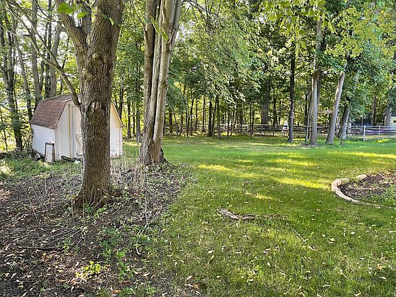 5th image of 278 Jasper Ln