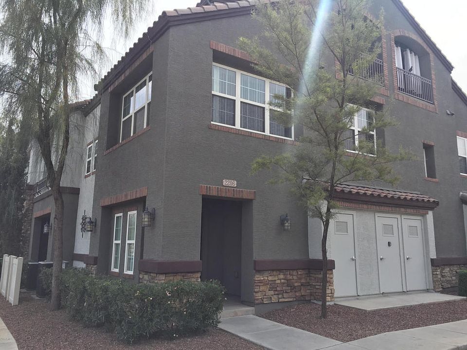 1st image of 2206 E Huntington Dr