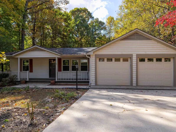 307 N Oak Ave, Landrum, SC 29356