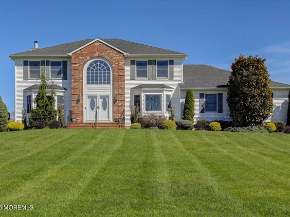 27 Regency Way, Manalapan, NJ 07726