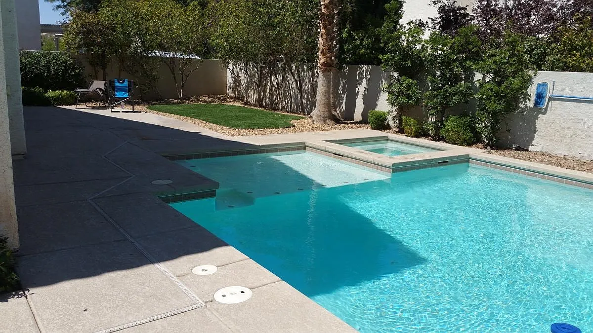 3 bed, 2.5 bath, 2052 sqft, $2,475 — Photo 3