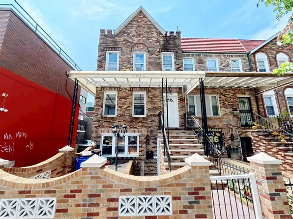 2076 Coyle Street image 1 of 21