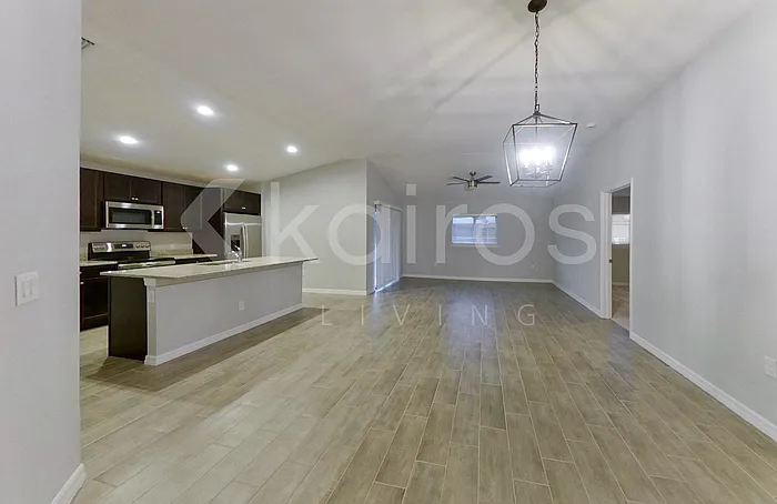 4 bed, 2.0 bath, 1732 sqft, $2,225 — Photo 2