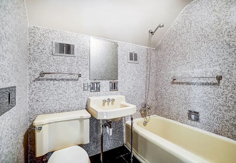 2881 Observatory Ave #2 — Photo 61