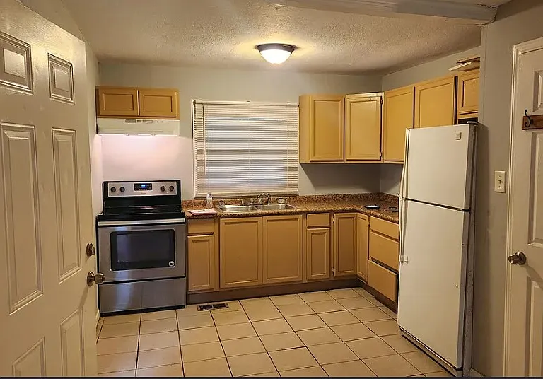 161 W Wadsworth Cir — Photo 1