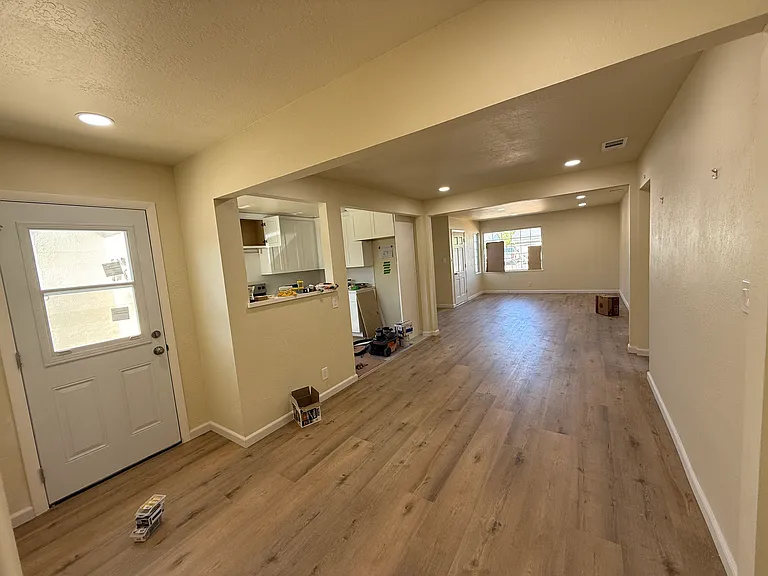 553 Waite Ave — Photo 10