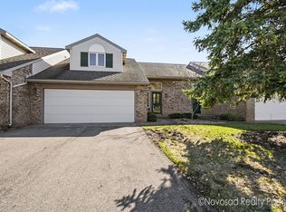 6028 Gleneagle Dr, Hudsonville, MI 49426